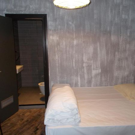Urban City Centre Hostel Брюссель Экстерьер фото
