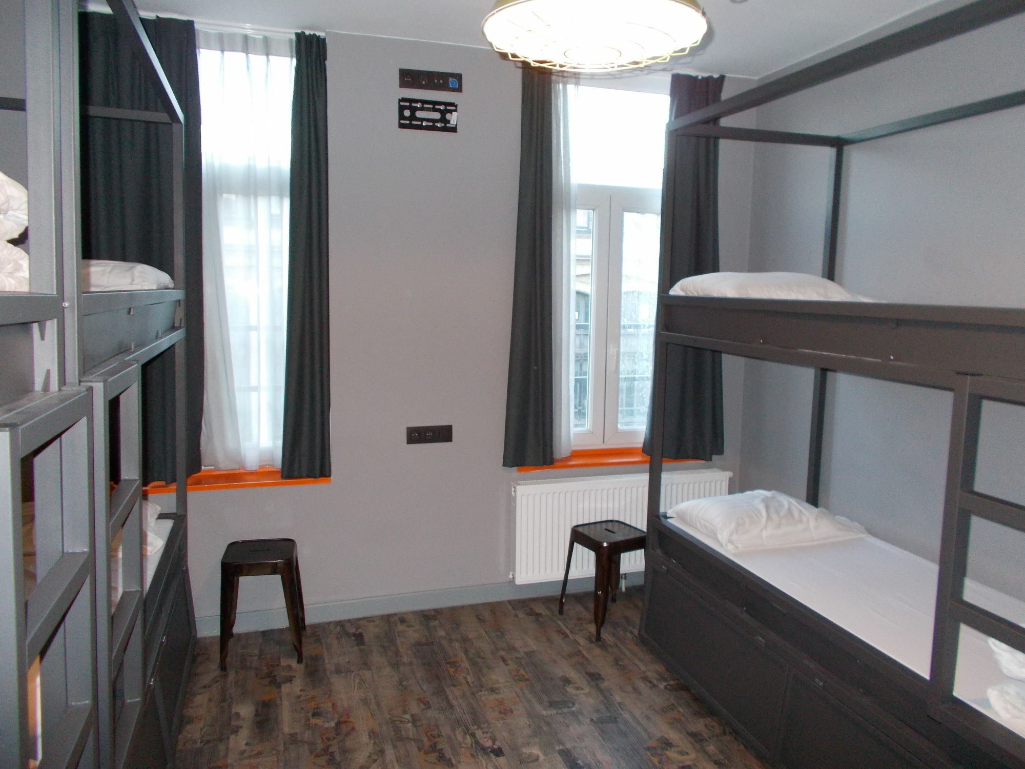 Urban City Centre Hostel Брюссель Экстерьер фото