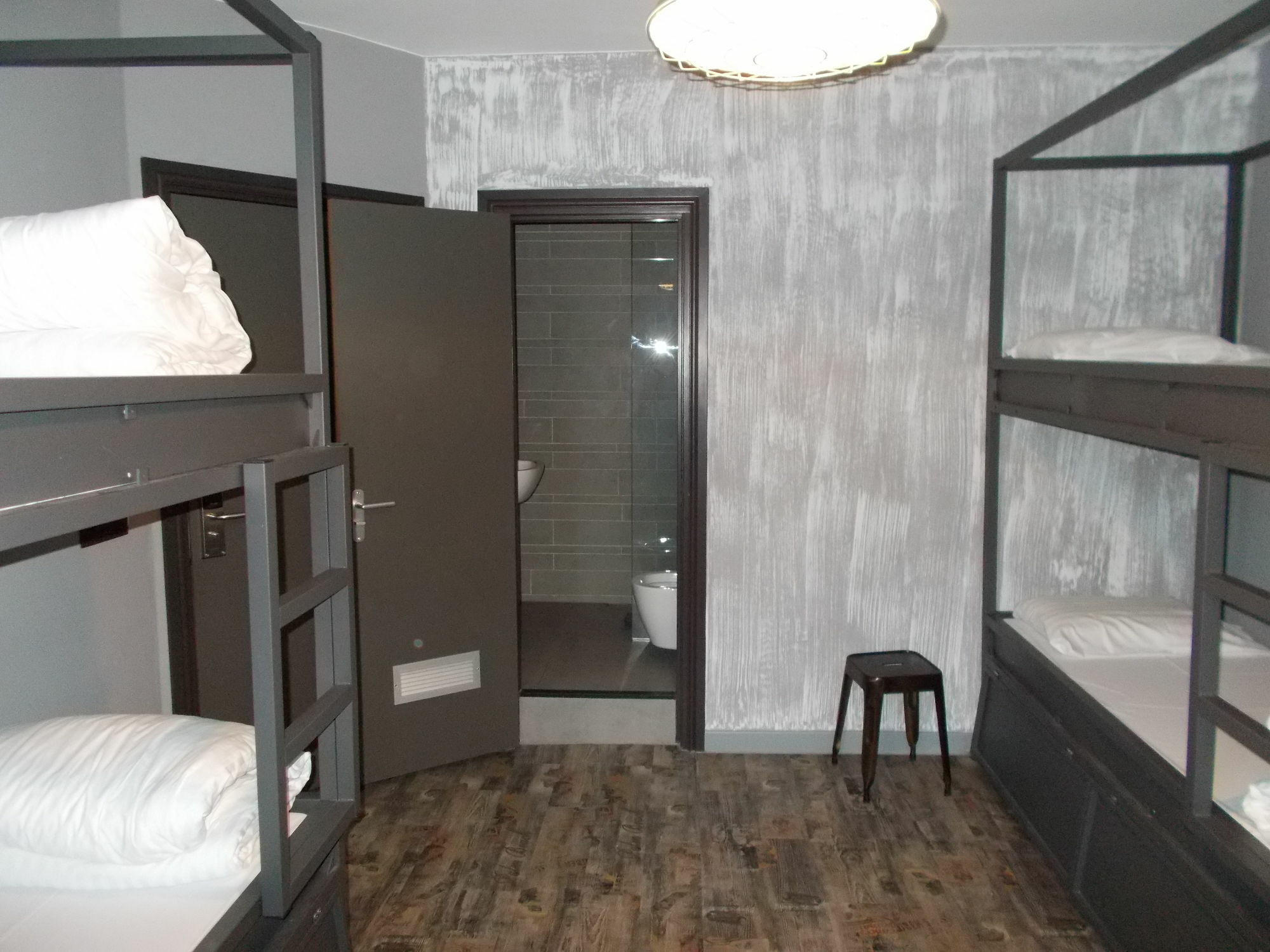 Urban City Centre Hostel Брюссель Экстерьер фото